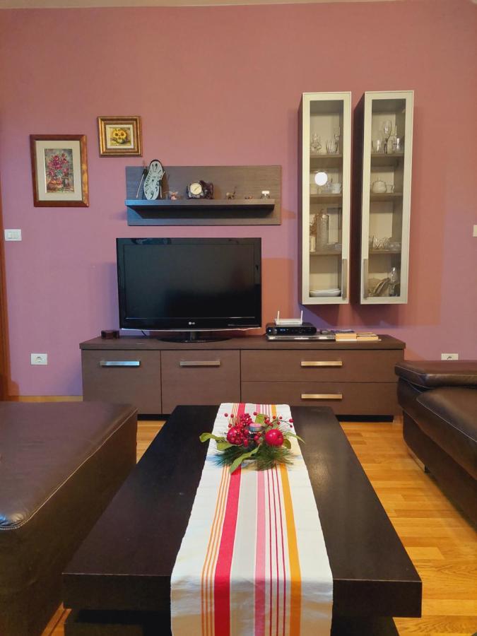 פודגוריצה Apartman Sara 2 מראה חיצוני תמונה